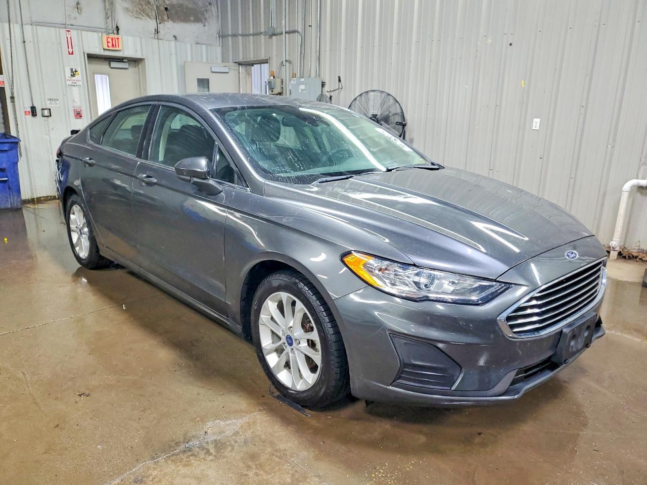 2020 Ford Fusion Se - Фото 4