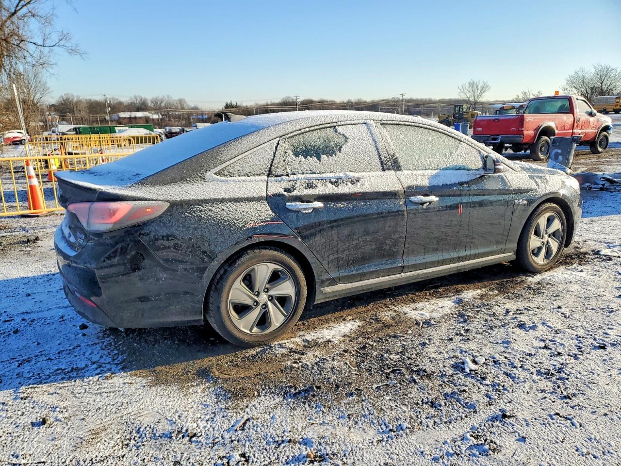 2016 Hyundai Sonata Hybrid - Image 3