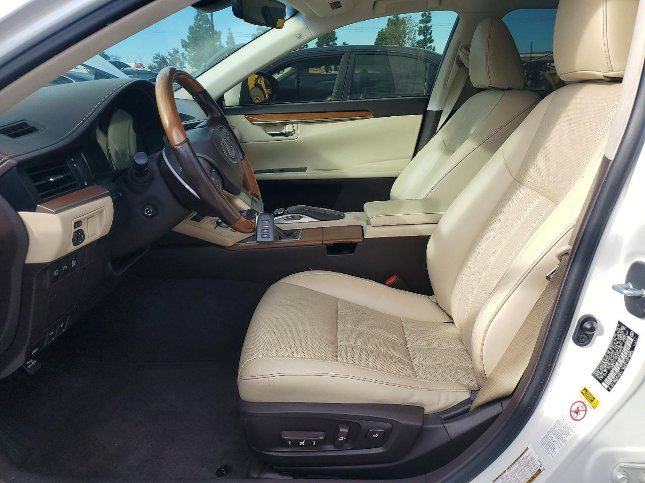 2016 Lexus Es 300H - Image 7