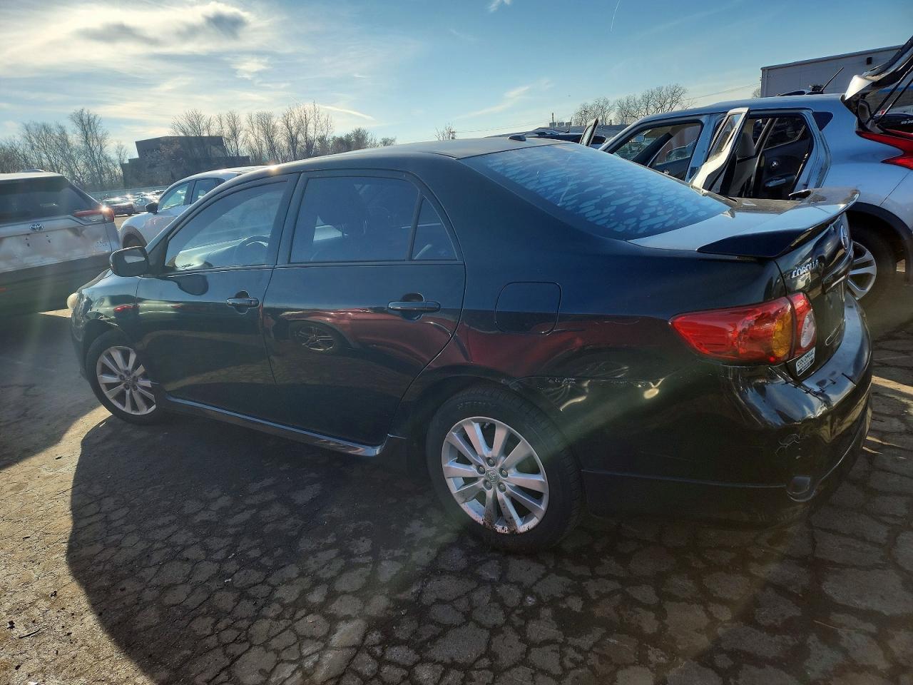 2010 Toyota Corolla Base - Фото 2