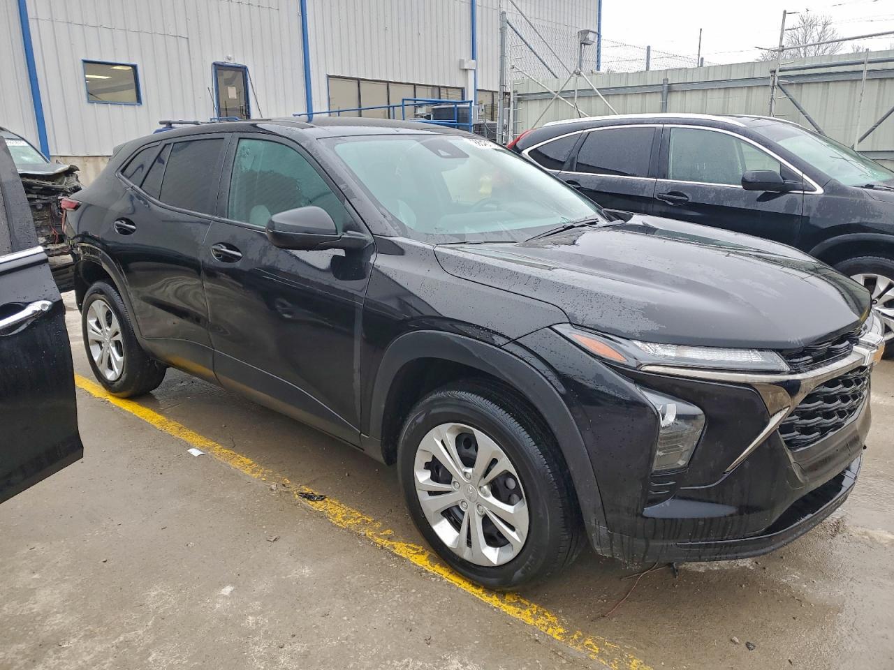 2024 Chevrolet Trax Ls - Фото 4