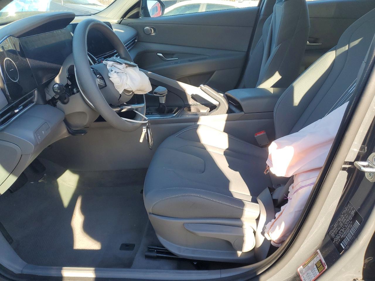 2024 Hyundai Elantra Sel - Image 7