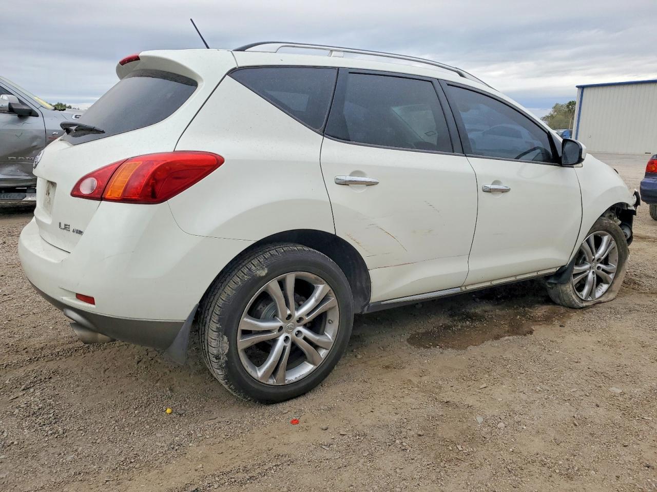 2009 Nissan Murano S - Фото 3