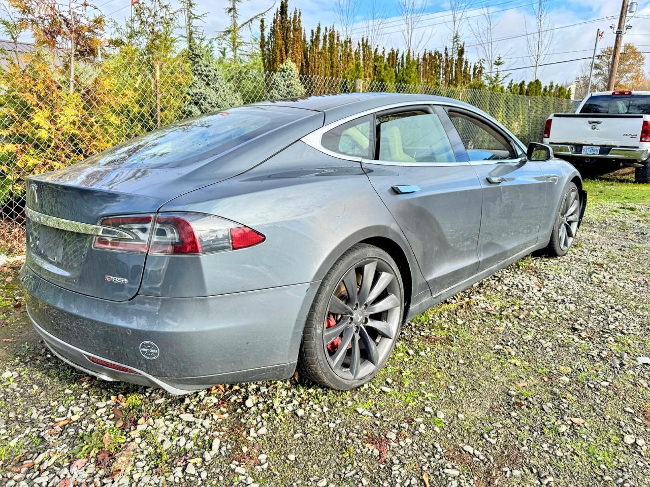 2014 Tesla Model S - Image 4