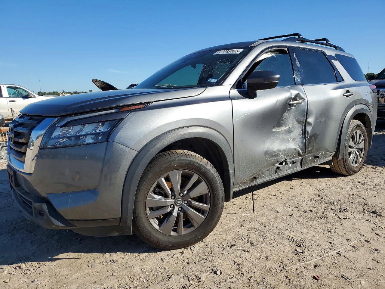 2023 Nissan Pathfinder Sv