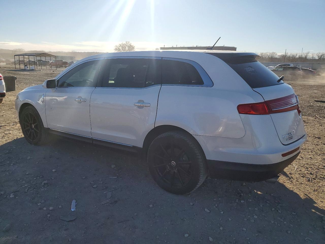 2015 Lincoln Mkt - Фото 2