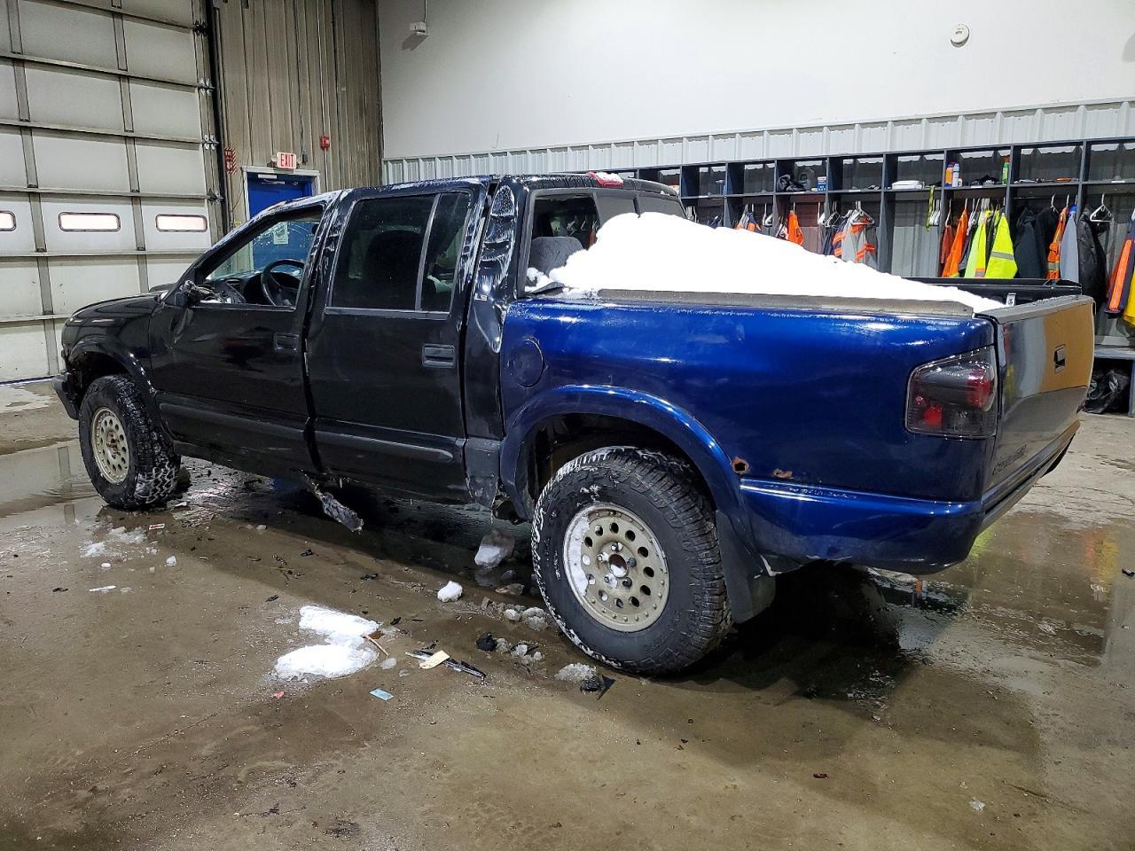 2002 Chevrolet S Truck S10 - Фото 2