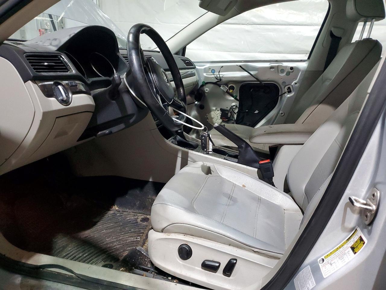 2016 Volkswagen Passat Se - Фото 7