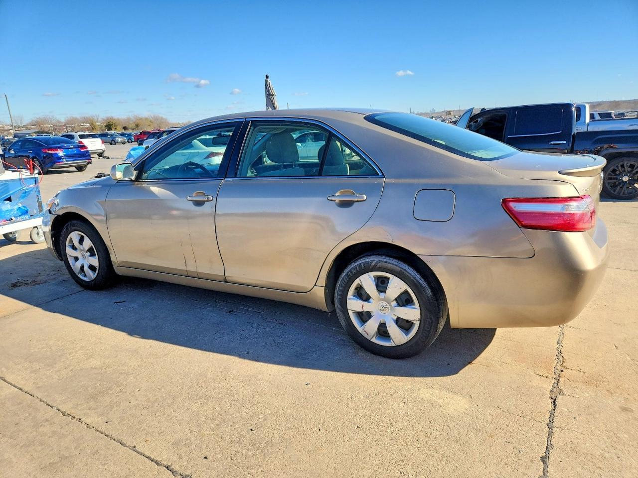 2007 Toyota Camry Le - Image 2
