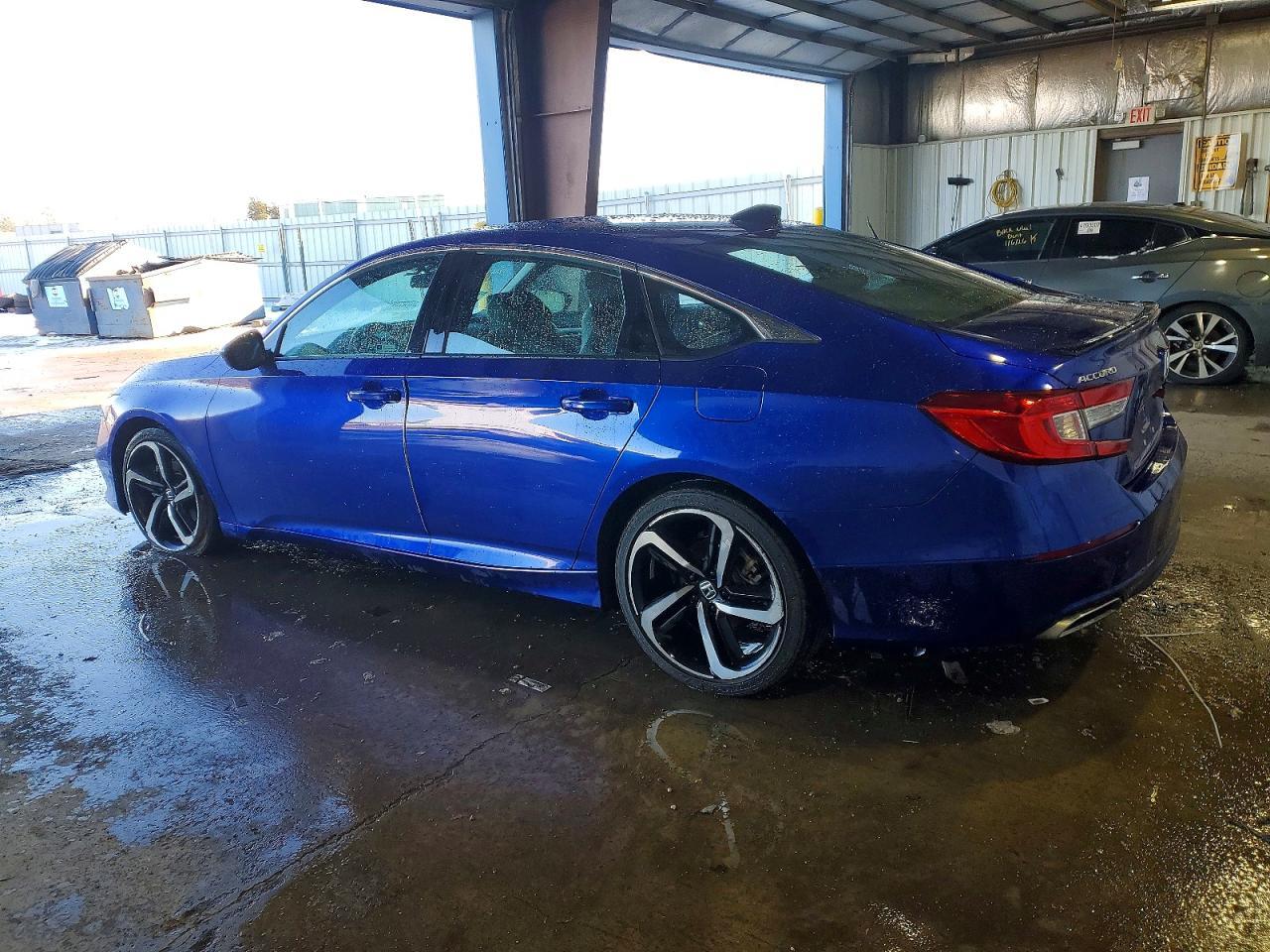 2022 Honda Accord Sport - Фото 2