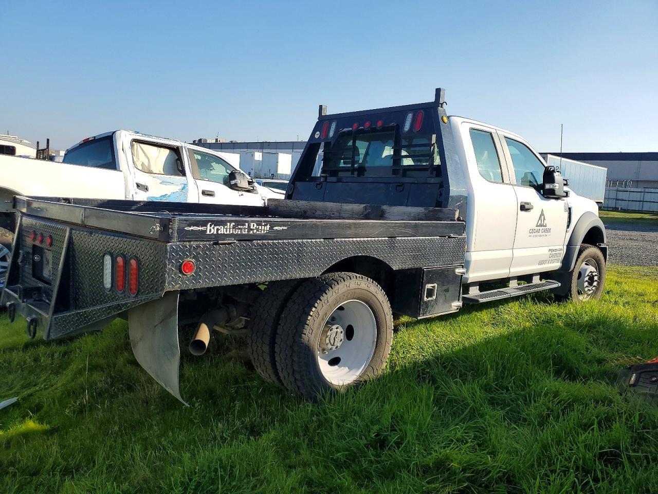2022 Ford F550 Super Duty Flatbed Truck - Фото 3