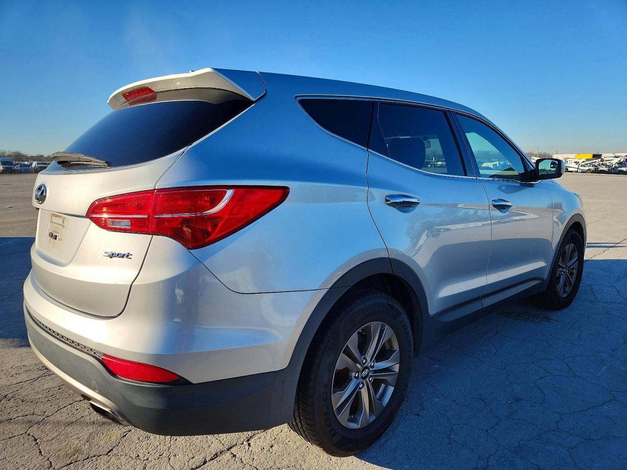 2015 Hyundai Santa Fe Sport - Image 3