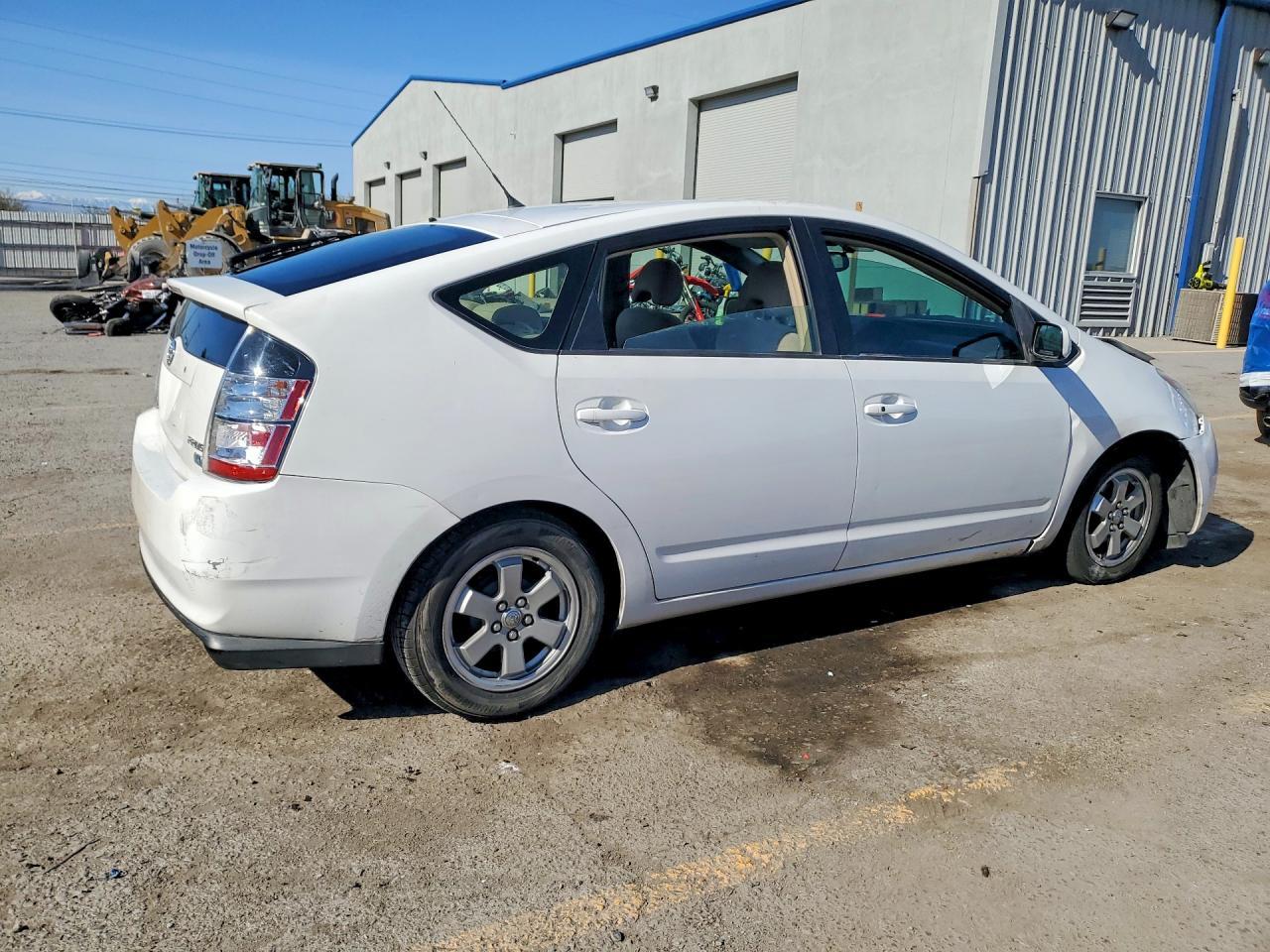 2004 Toyota Prius Base - Фото 3