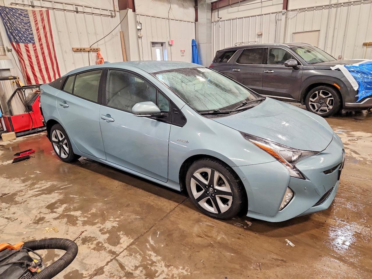2017 Toyota Prius Four Touring - Фото 4