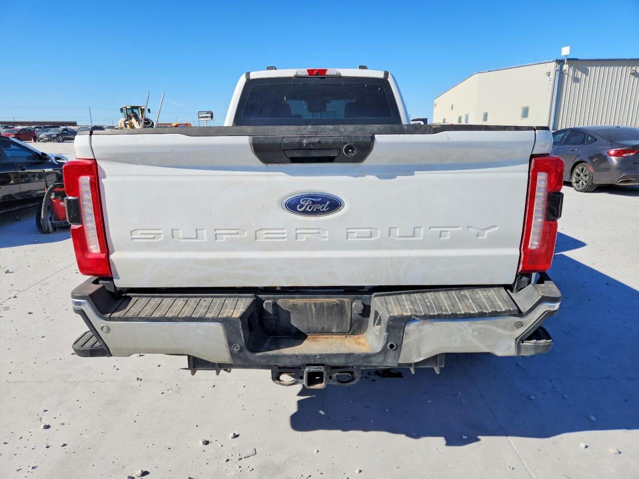 2023 Ford F350 Super Duty - Фото 6