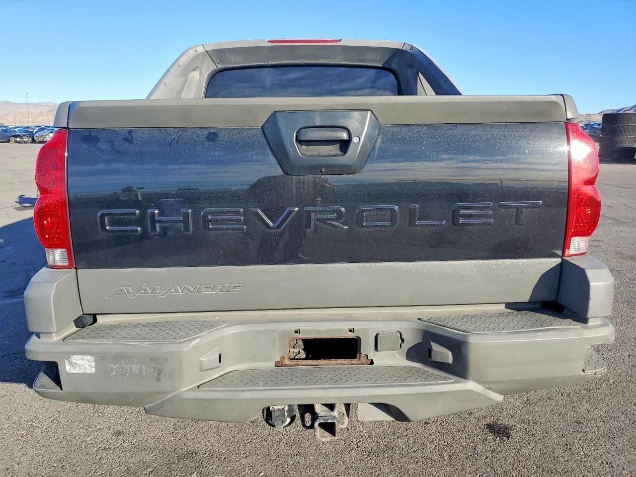2002 Chevrolet Avalanche K1500 - Image 6