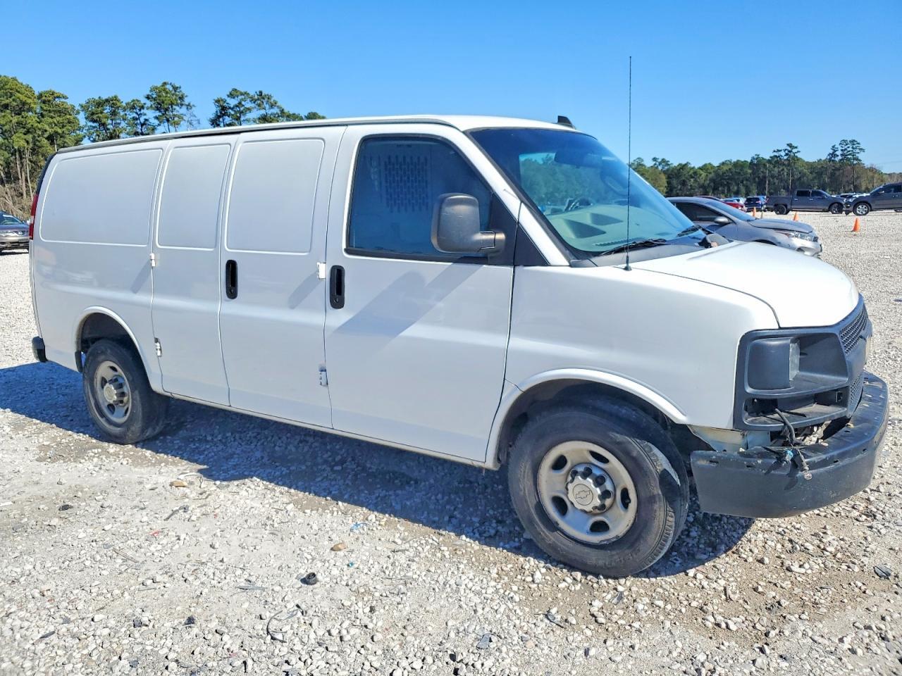 2017 Chev Express Cargo 2500 1 - Image 4