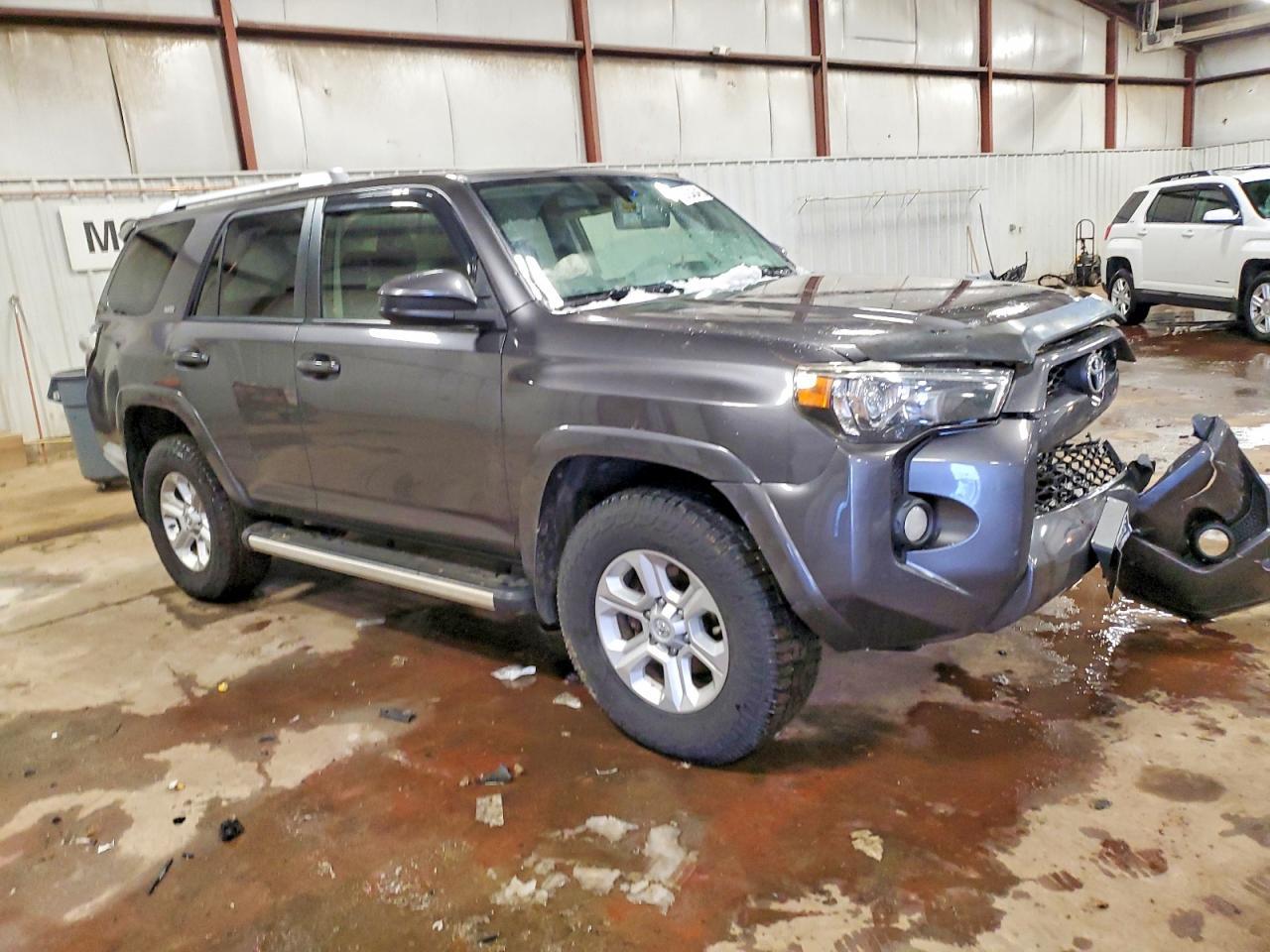 2016 Toyota 4Runner Sr5 - Image 4
