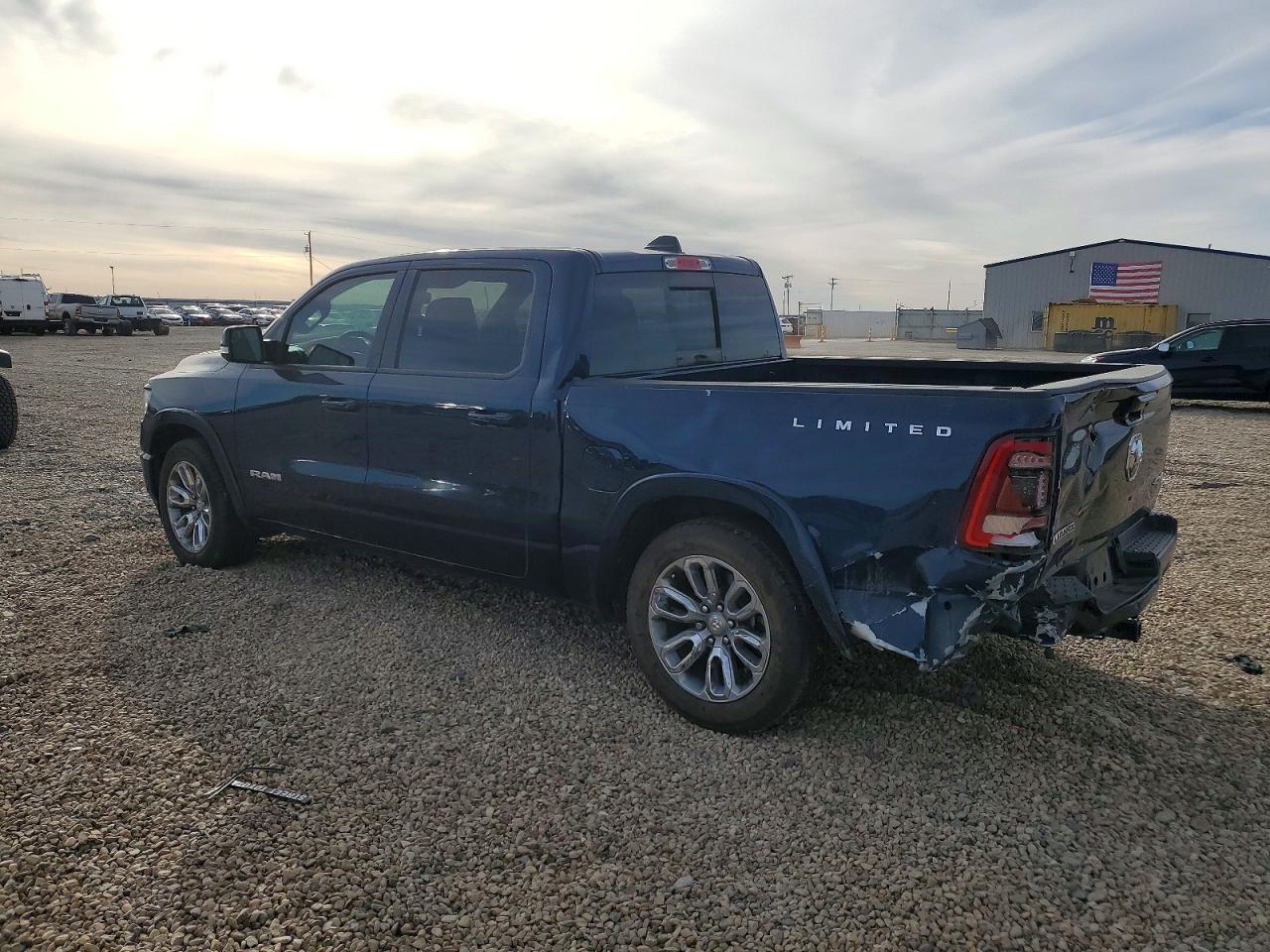 2019 Ram 1500 Laramie - Фото 2