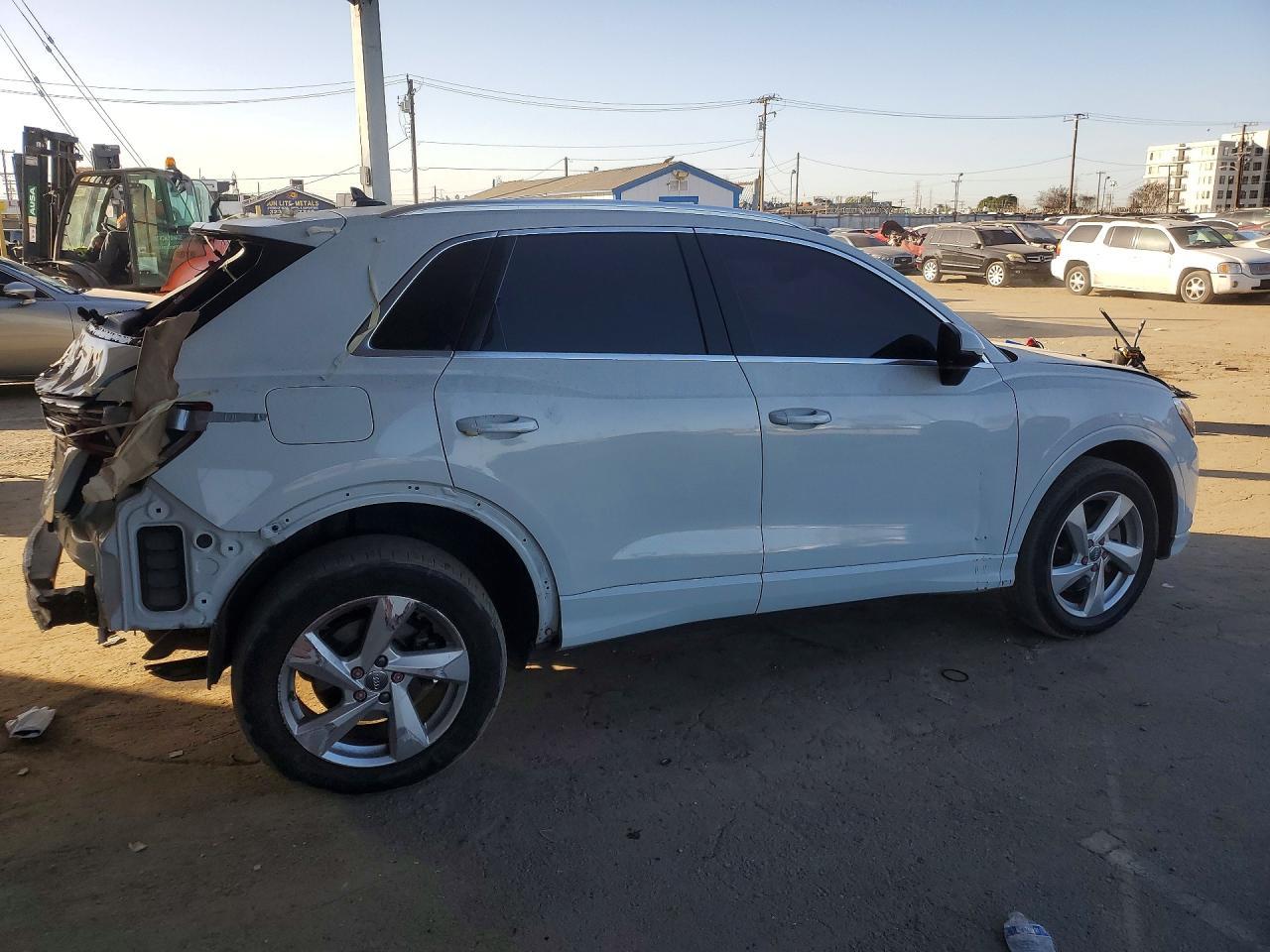 2020 Audi Q3 Premium - Фото 3