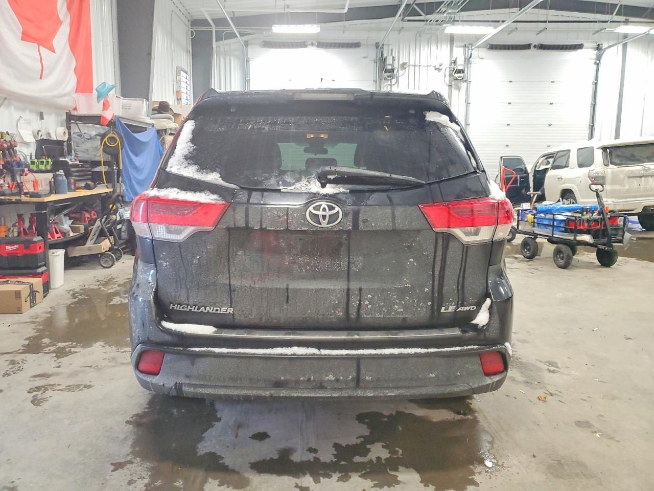 2018 Toyota Highlander Le - Image 6