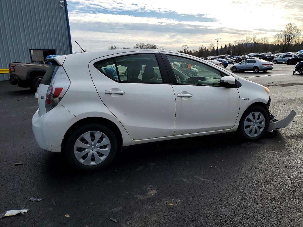 2013 Toyota Prius C - Фото 3