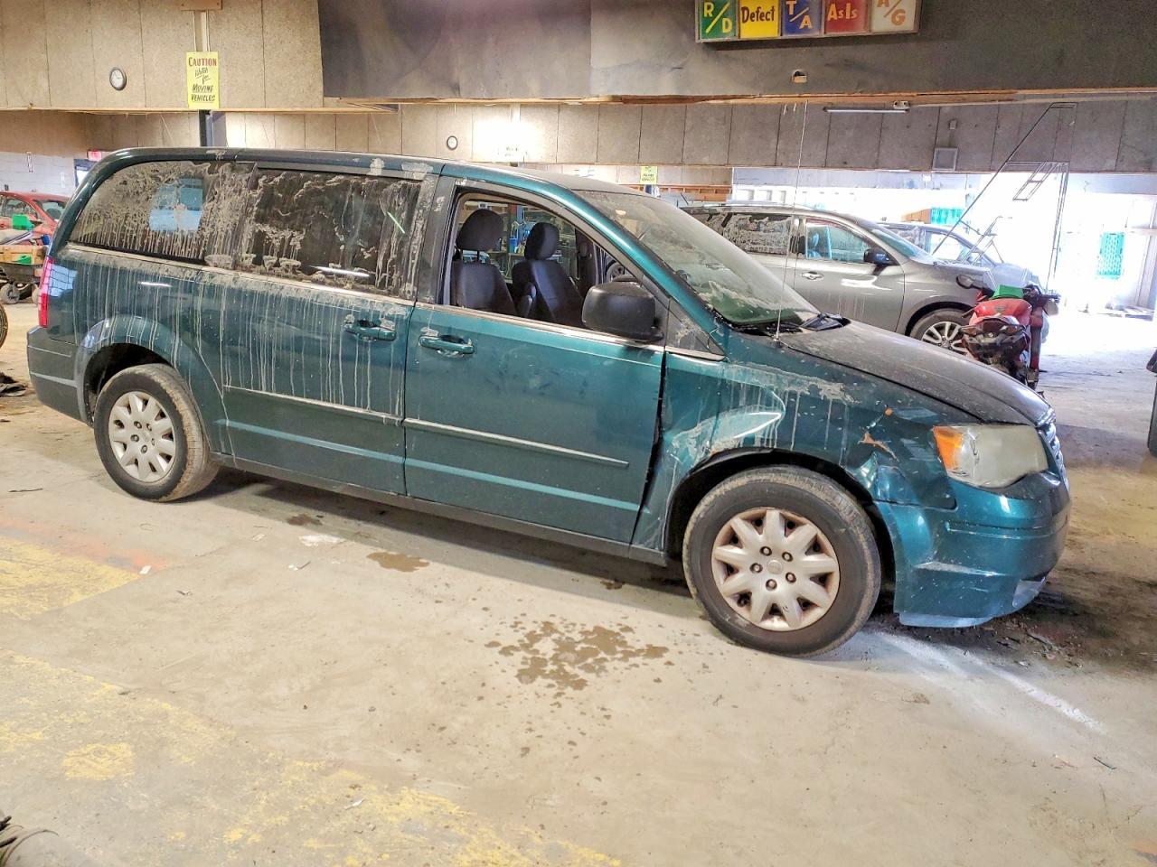 2009 Chrysler Town & Country Lx - Фото 4