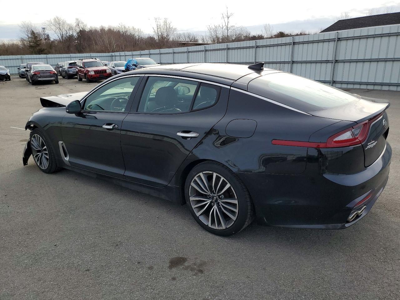 2018 Kia Stinger Premium - Фото 2