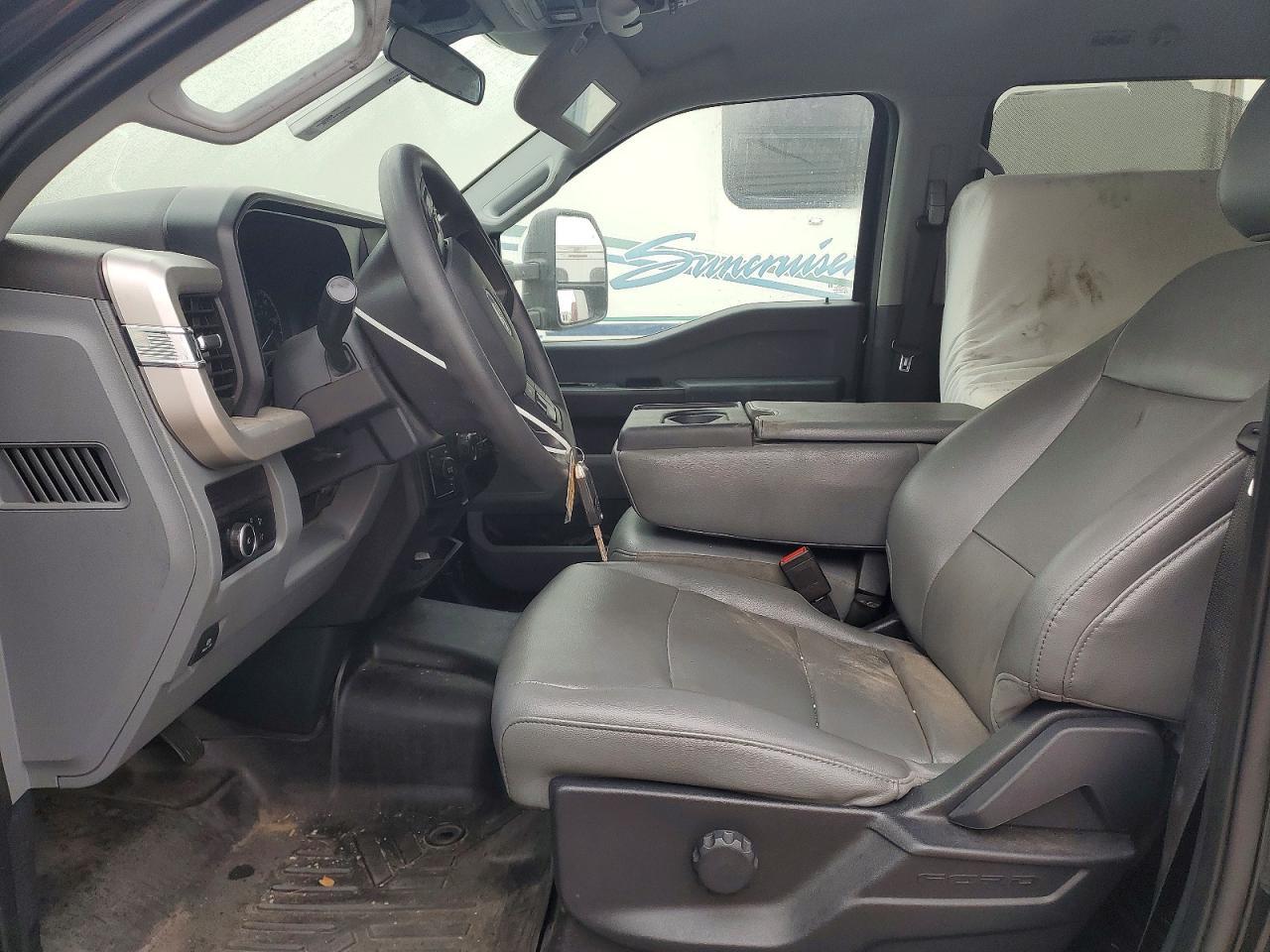 2024 Ford F550 Super Duty Truck Cab And Chassis - Фото 7