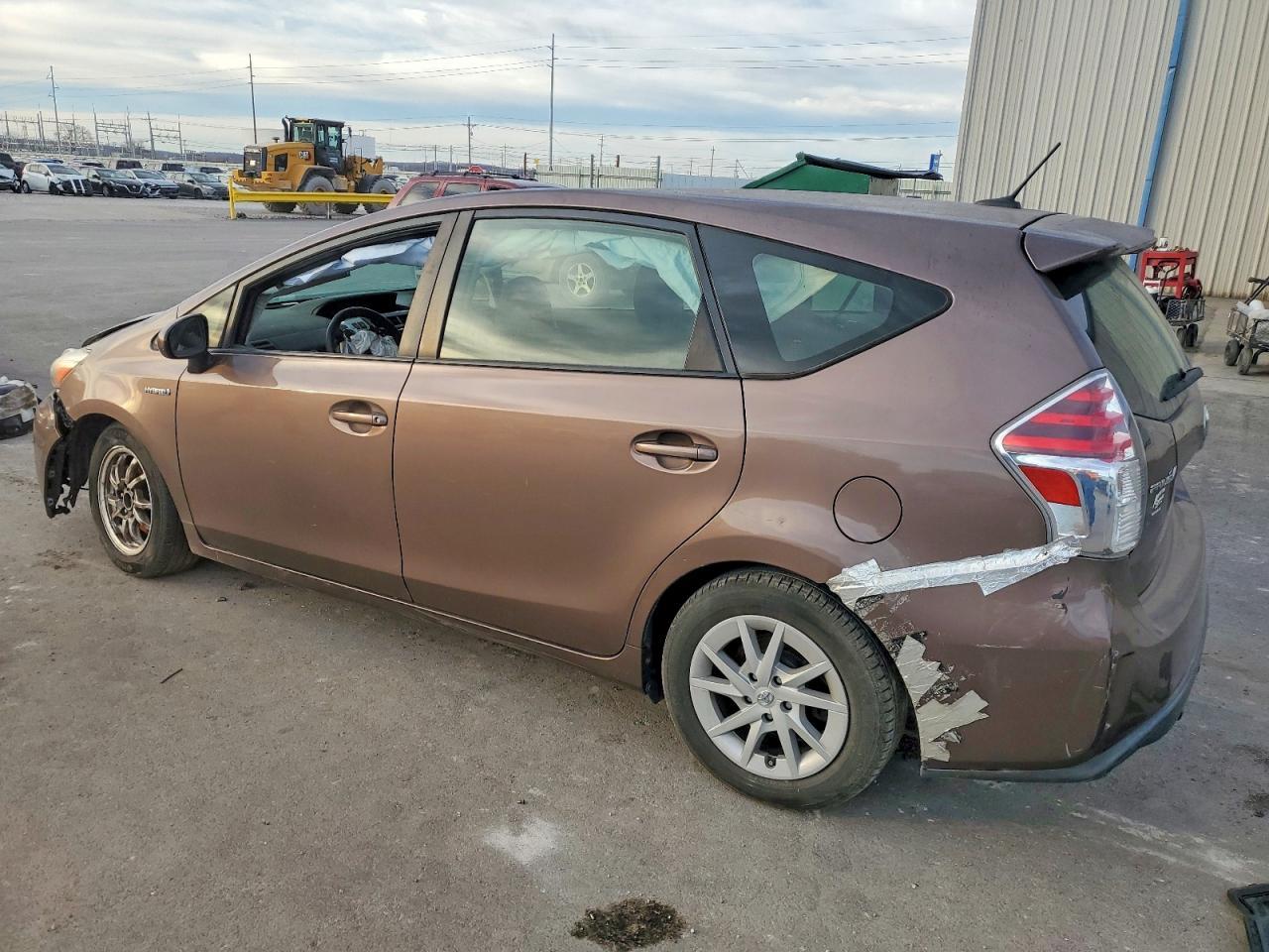 2015 Toyota Prius V - Фото 2