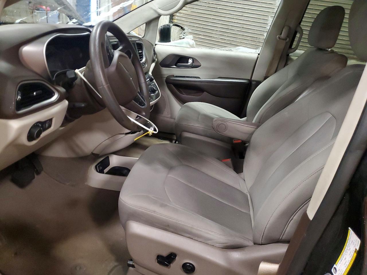 2020 Chrysler Pacifica L - Фото 7