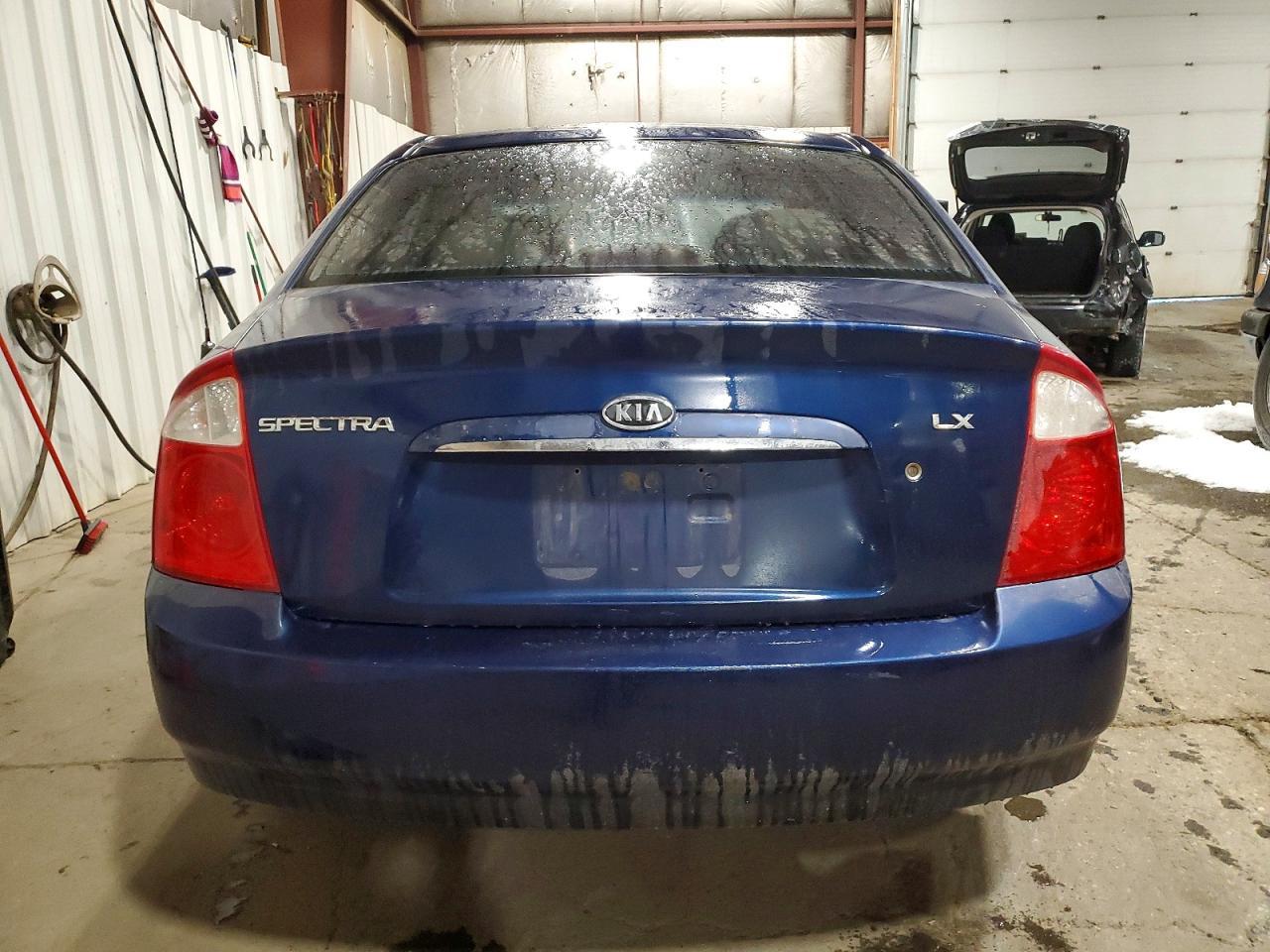 2004 Kia Spectra Lx - Фото 6