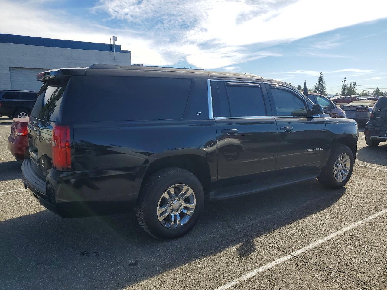 2019 Chevrolet Suburban C1500 Ls - Фото 3