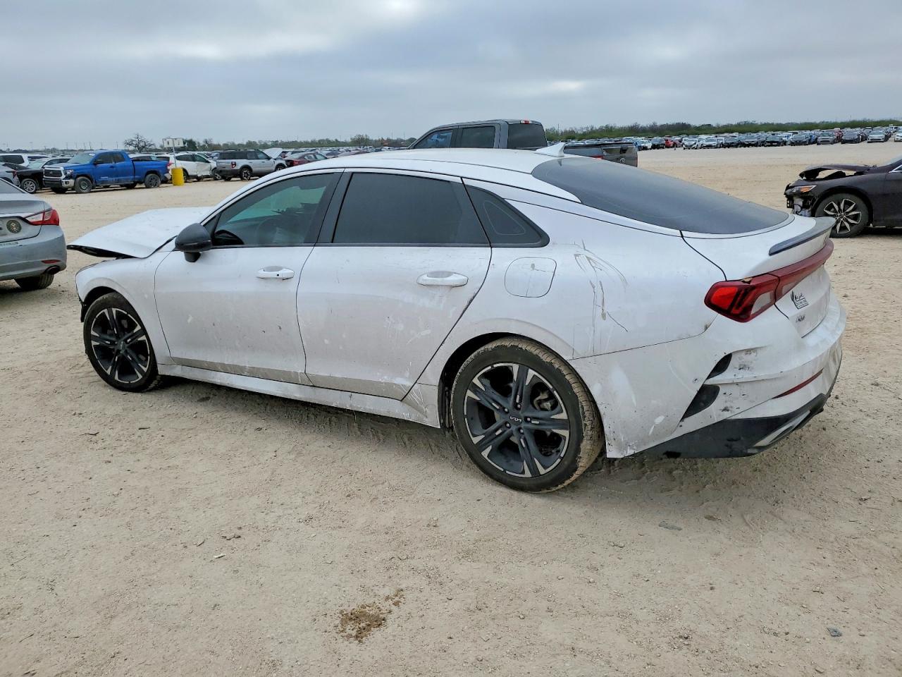 2022 Kia K5 Gt Line - Image 2