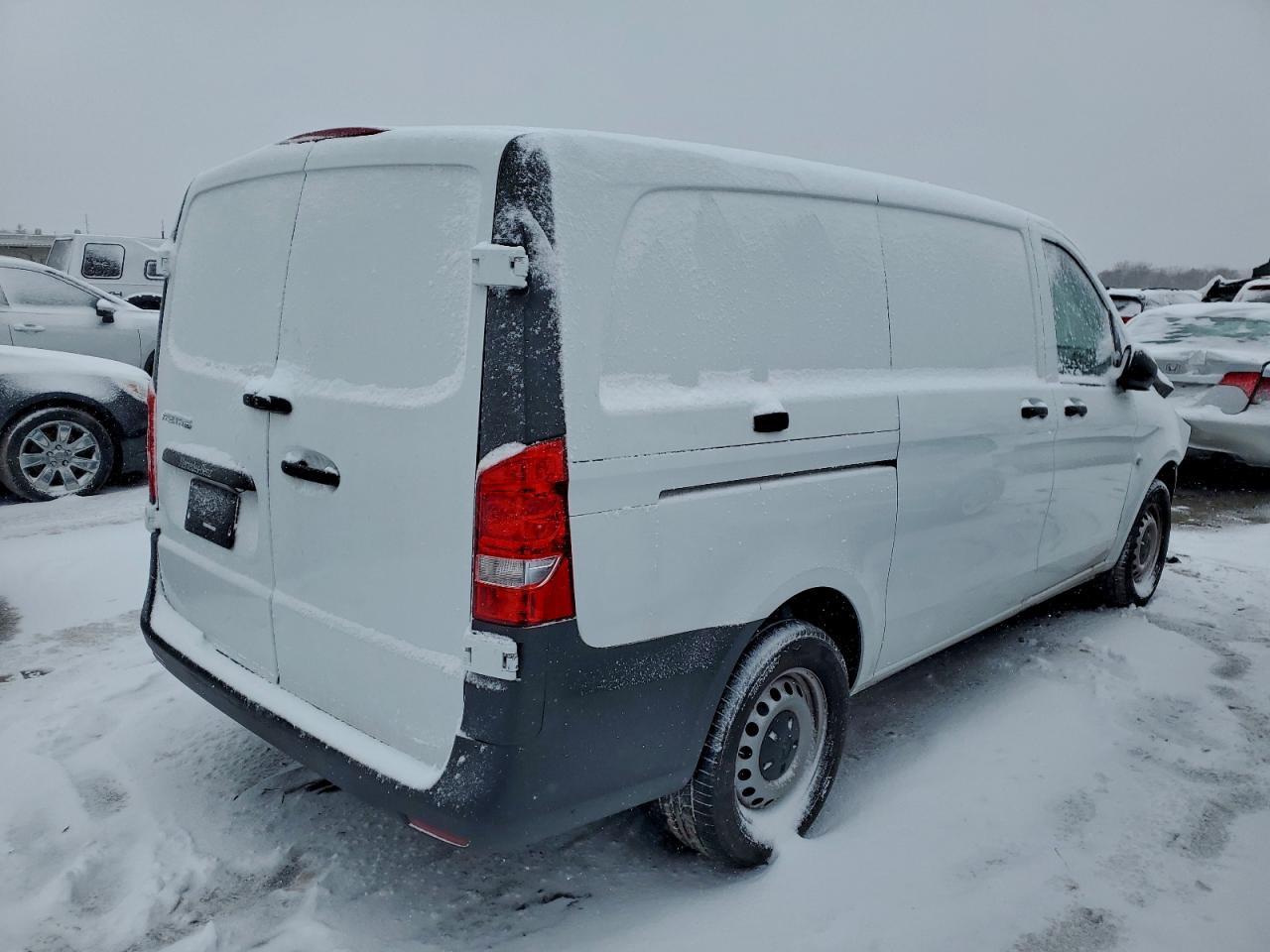 2022 Mercedes-Benz Metris - Фото 3