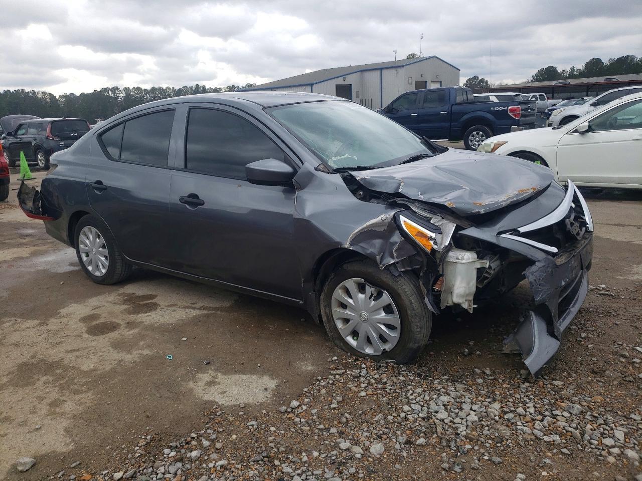 2016 Nissan Versa S - Image 4