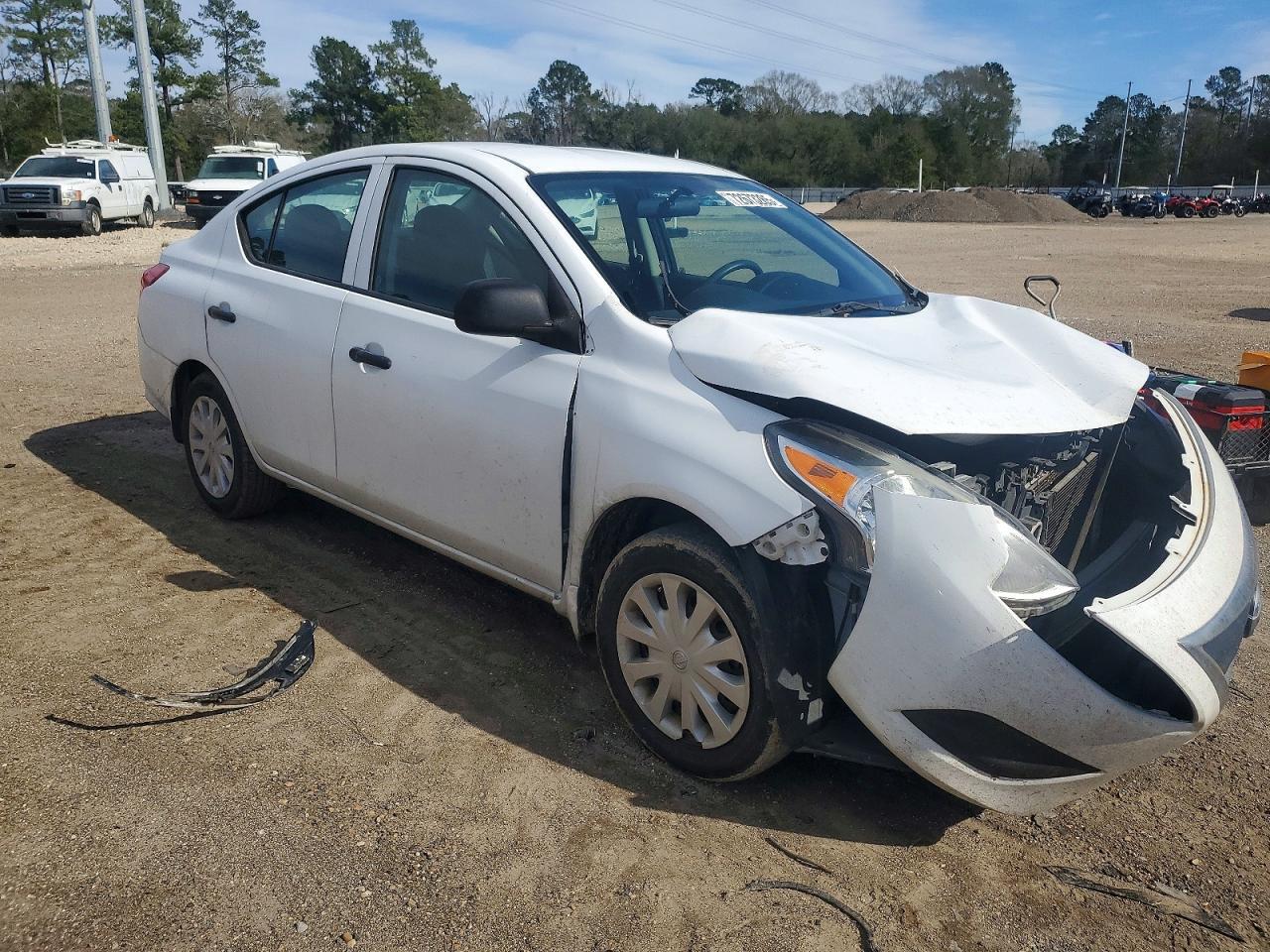 2015 Nissan Versa S - Фото 4