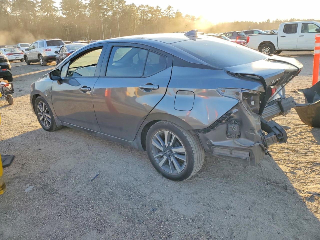 2020 Nissan Versa Sv - Фото 2
