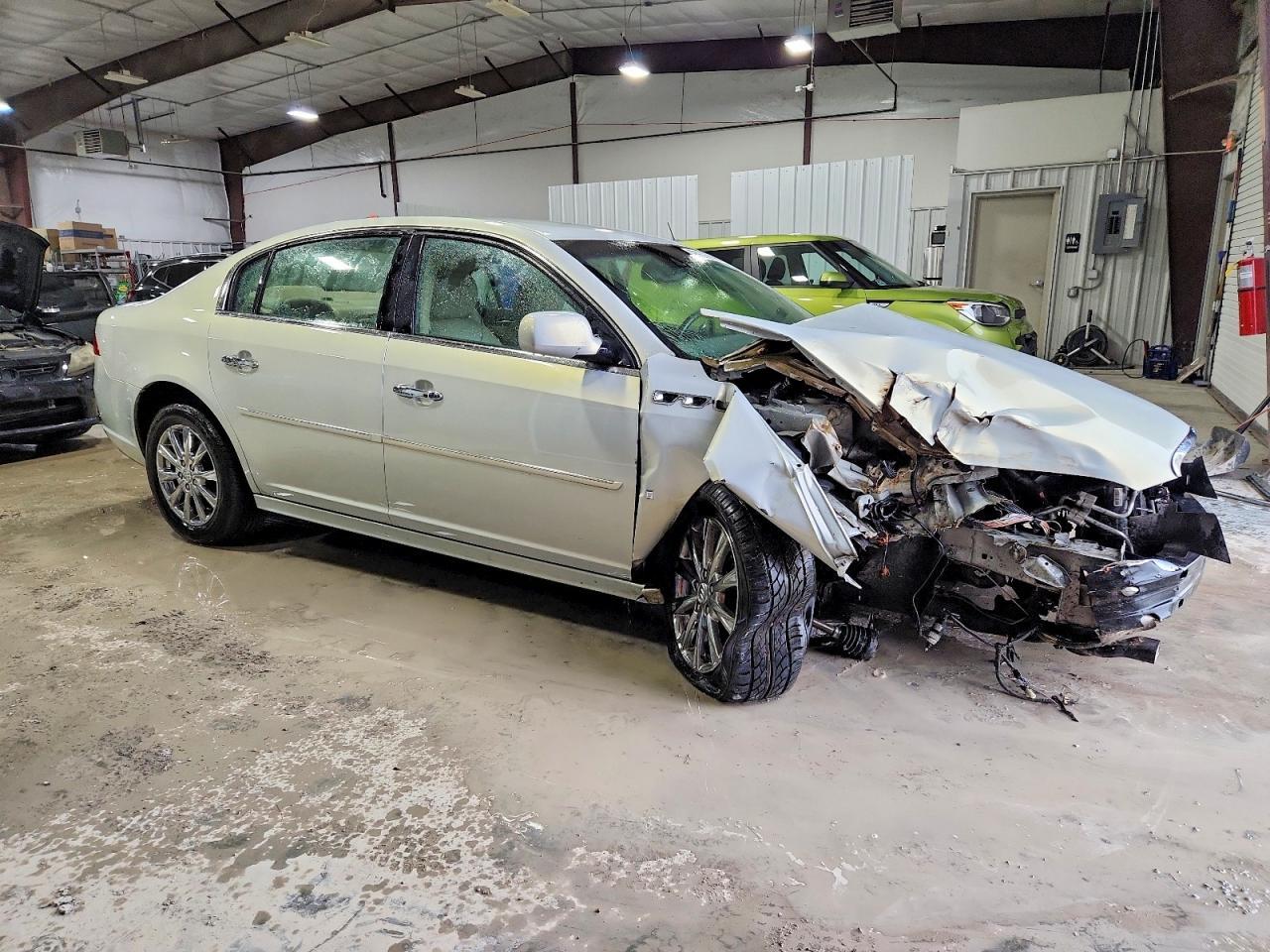 2010 Buick Lucerne Cxl - Image 4