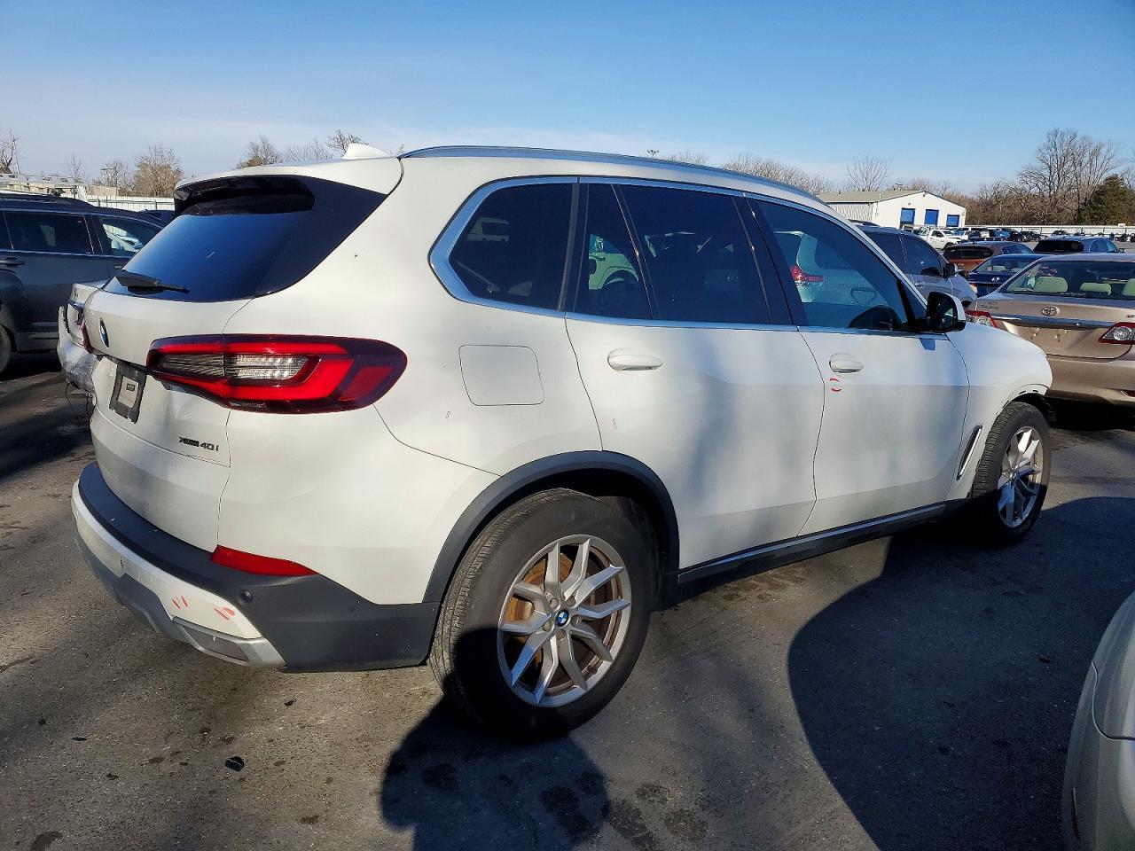2021 BMW X5 xDrive40I - Фото 3
