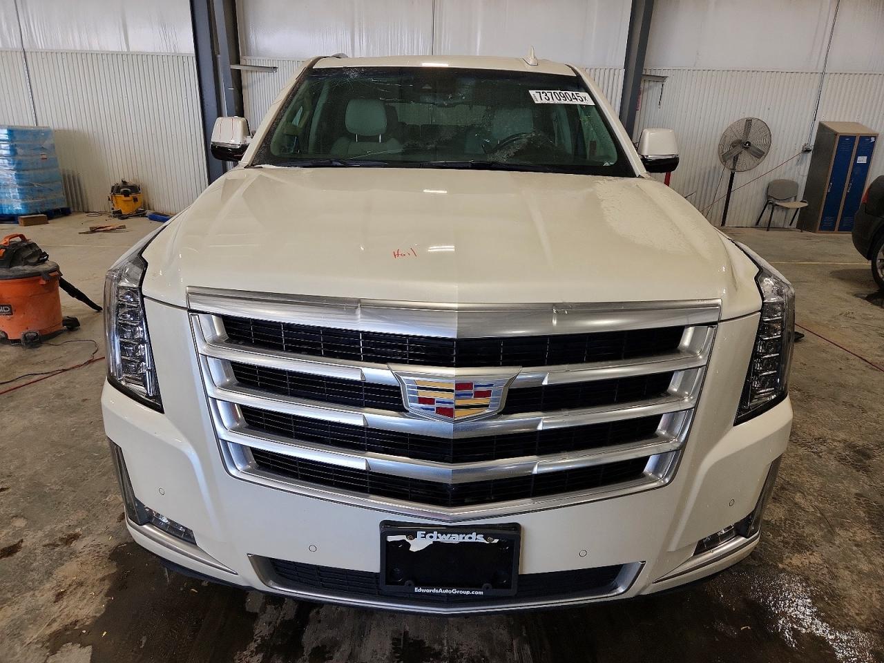 2015 Cadillac Escalade Luxury - Фото 5