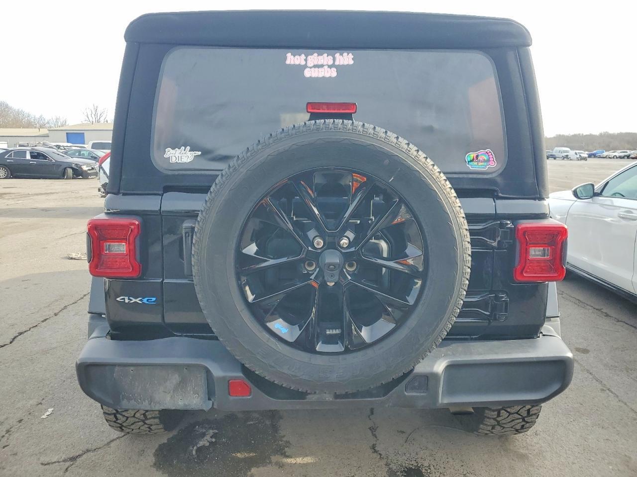 2023 Jeep Wrangler Sahara 4Xe - Image 6