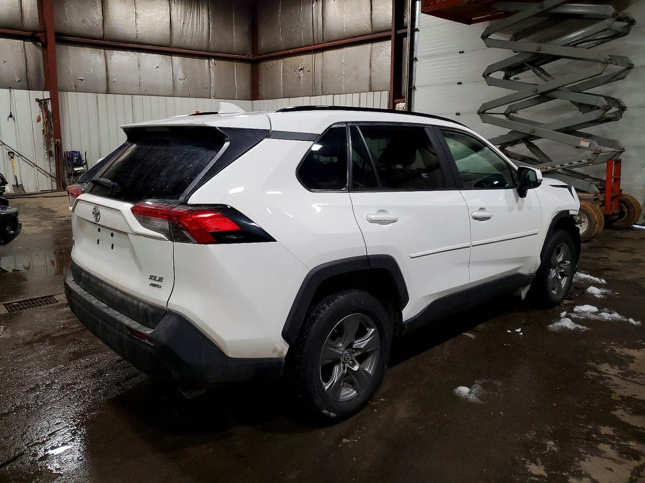 2023 Toyota Rav4 Xle - Image 3