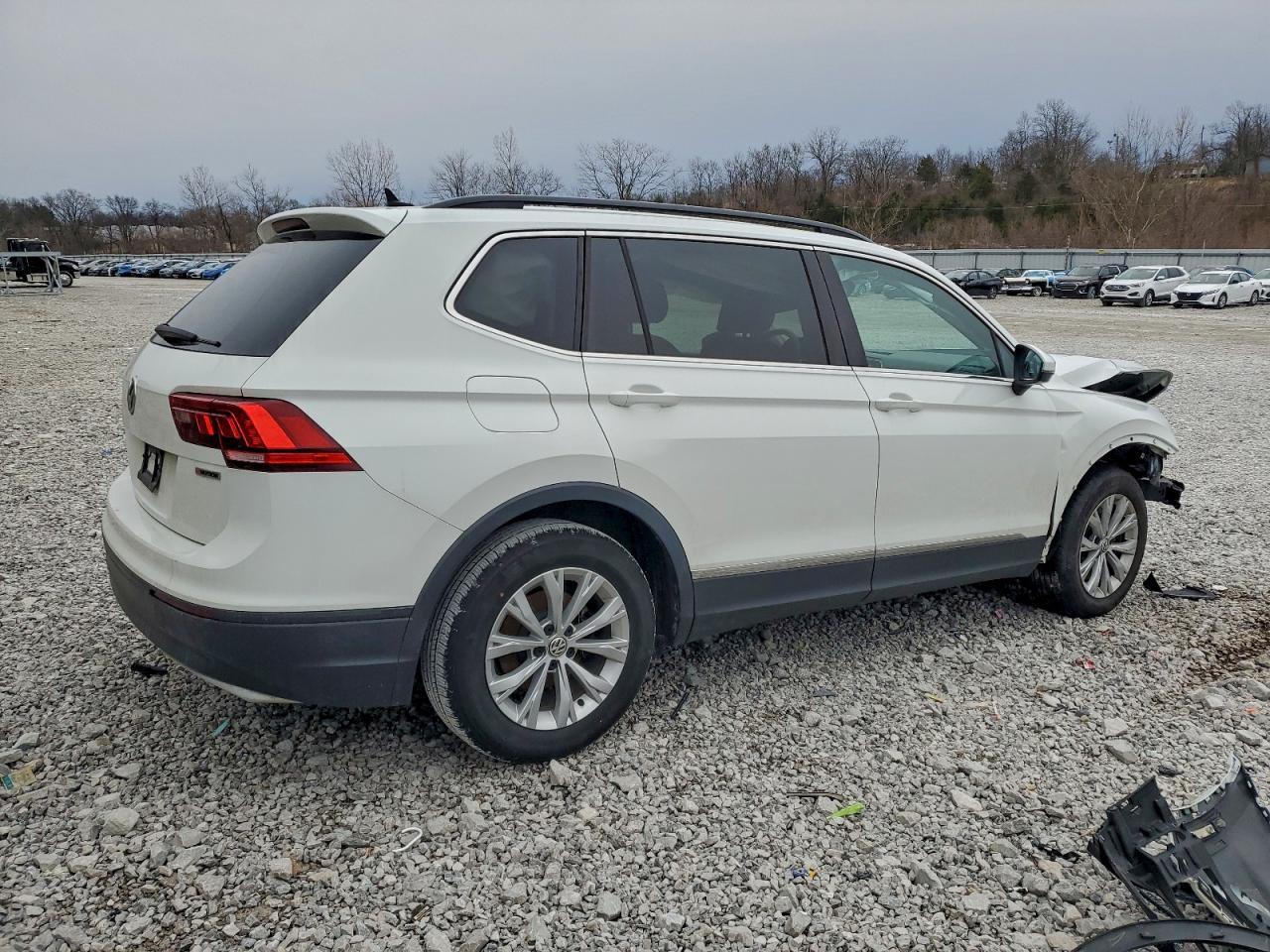 2019 Volkswagen Tiguan Se - Фото 3