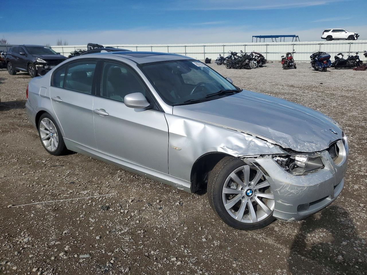 2011 BMW 328 I - Image 4