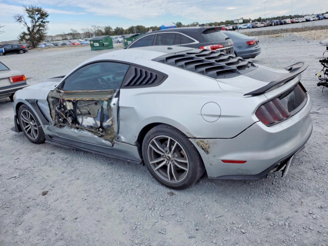 2015 Ford Mustang - Image 2