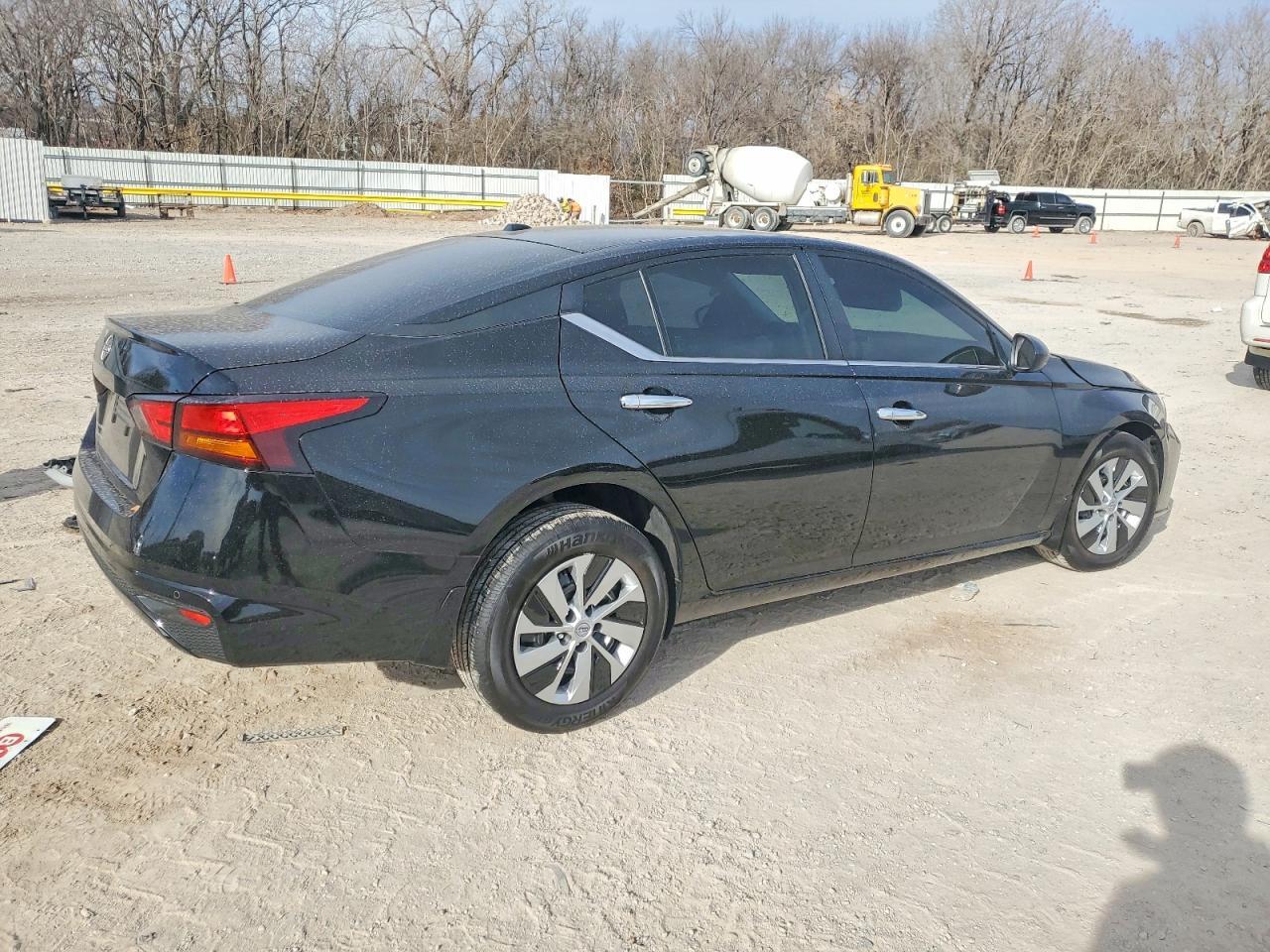 2025 Nissan Altima S - Фото 3