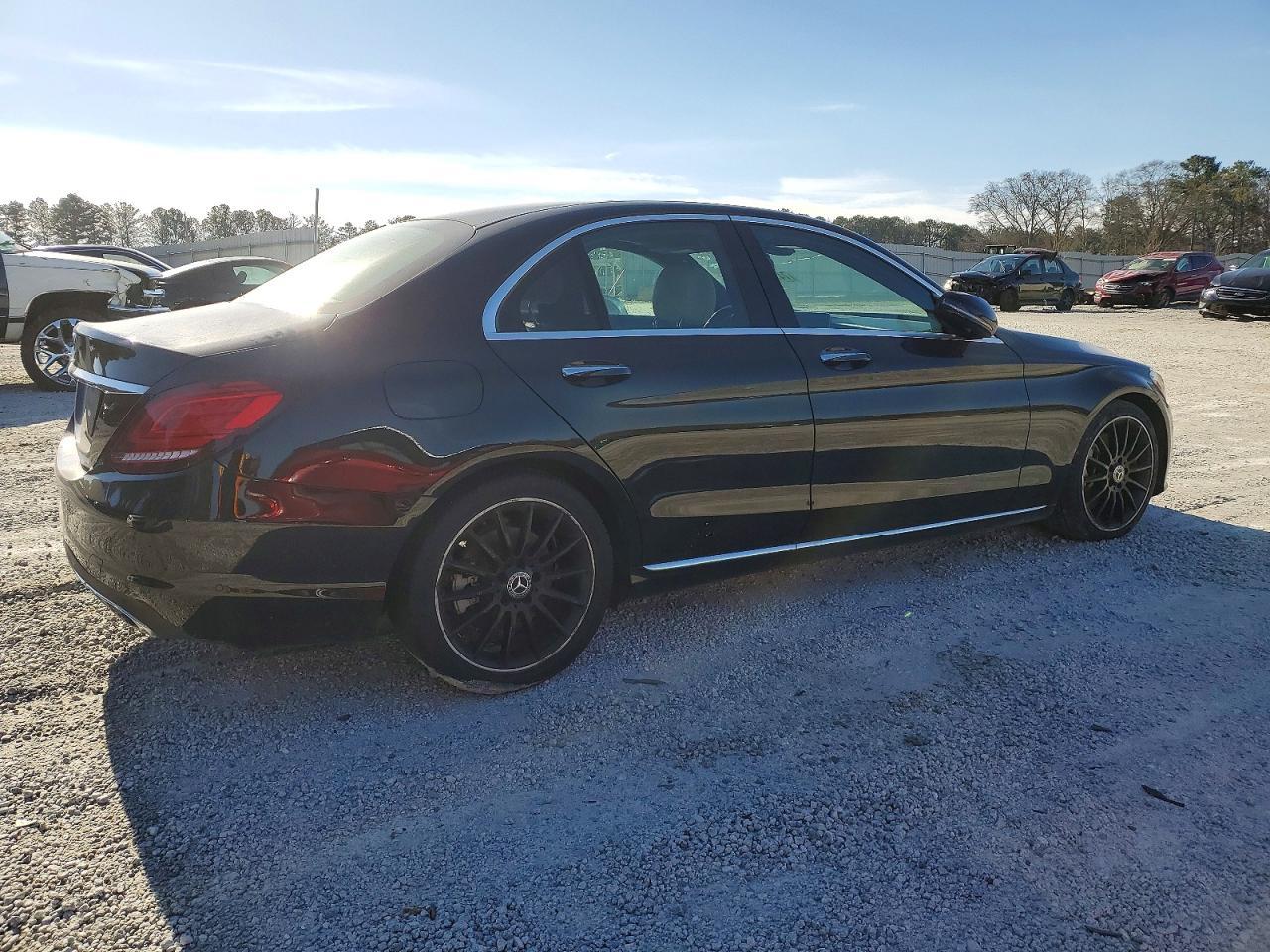 2021 Mercedes-Benz C 300 - Фото 3