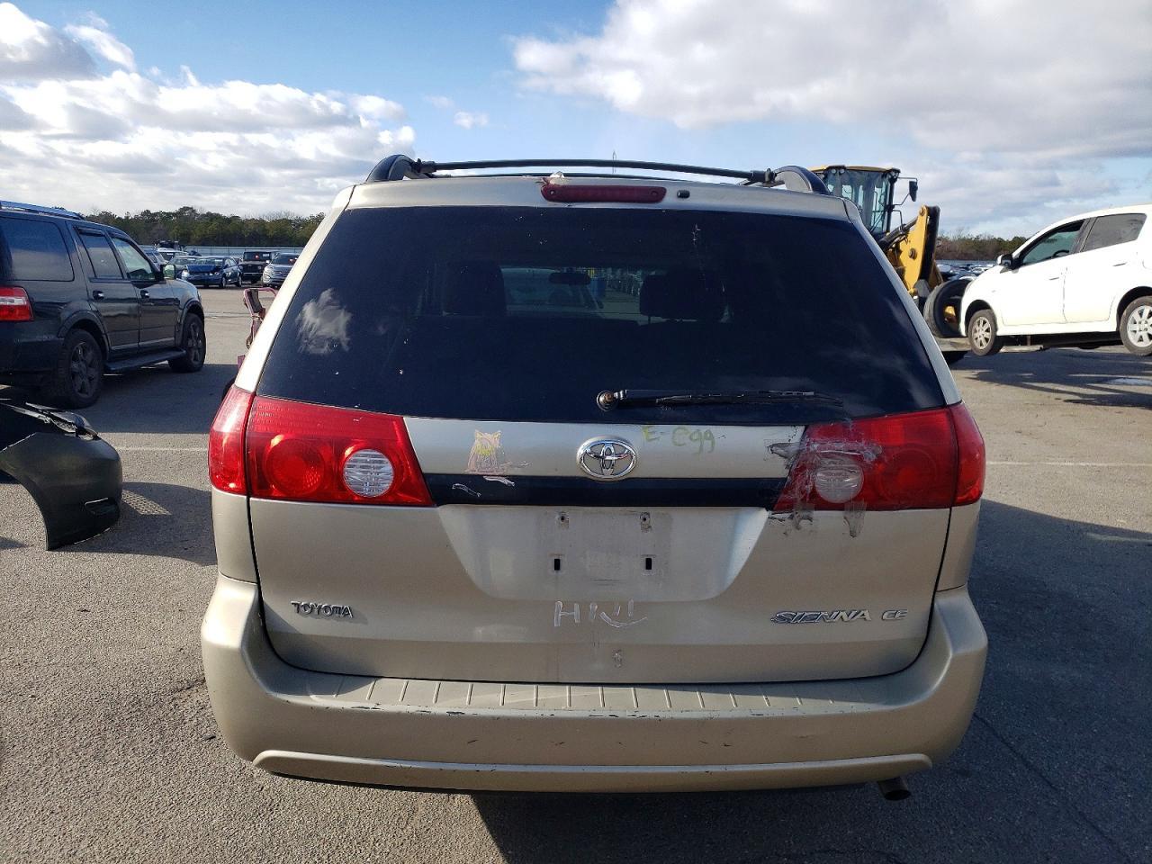 2007 Toyota Sienna Ce - Image 6