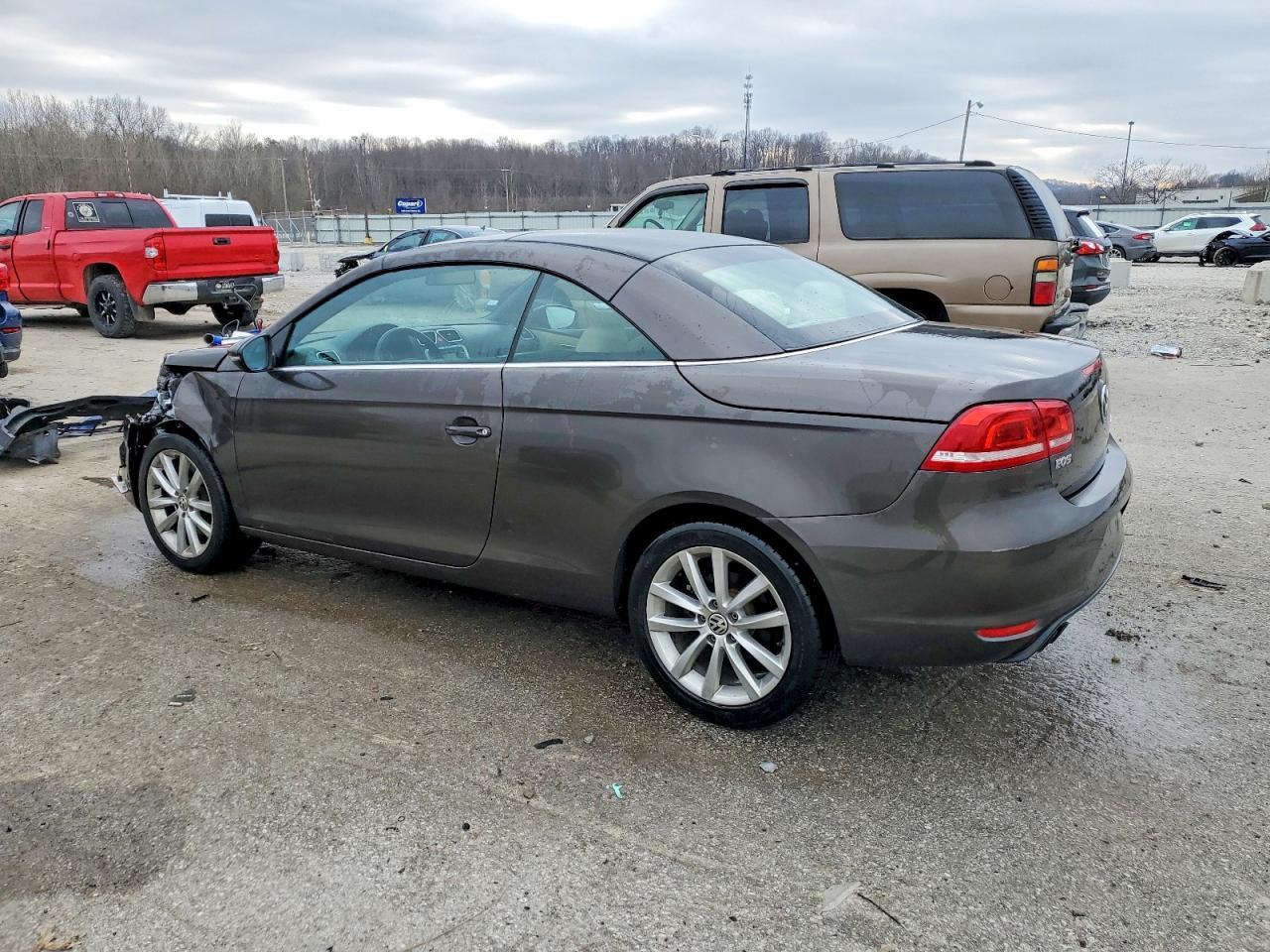 2016 Volkswagen Eos Komfort - Фото 2